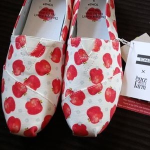 TOMS apple once upon a farm Alpargata